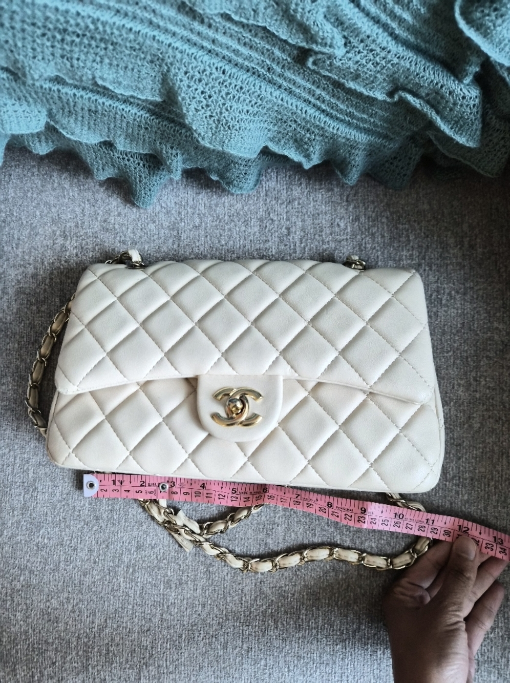 Classic Quilted Leather Shoulder Bag - Cream Like Chanel Flap